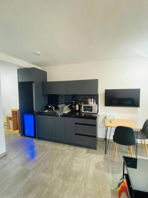 Lovely Flat In The Center 36 Apartment Tel Aviv Exterior photo
